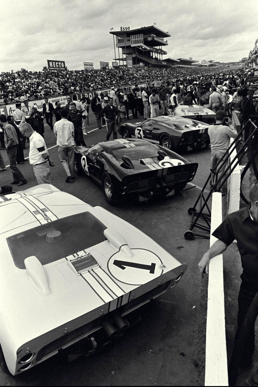  Ford GT40 (Mk II) 1965 года  (фото 24 из 118)